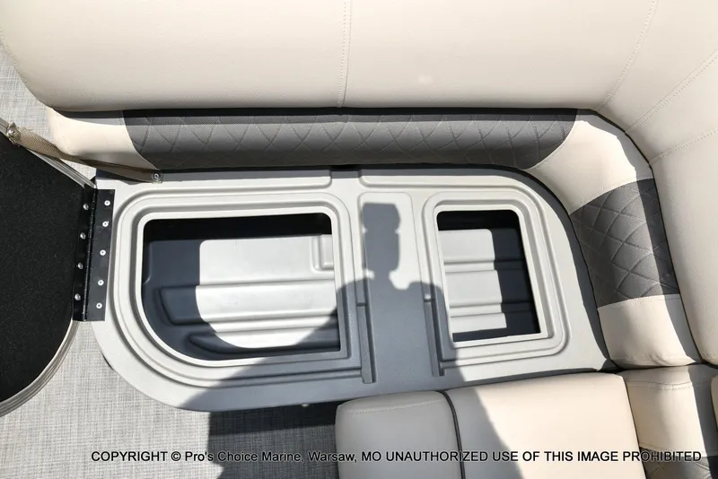 Slide: The Image of Sun Tracker Fishin' Barge 20 DLX 2025 - 61