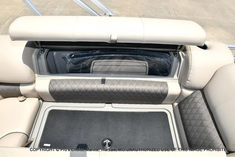 Slide: The Image of Sun Tracker Fishin' Barge 20 DLX 2025 - 62