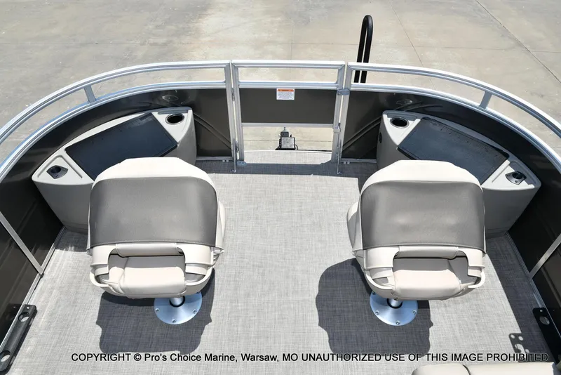 Slide: The Image of Sun Tracker Fishin' Barge 20 DLX 2025 - 67