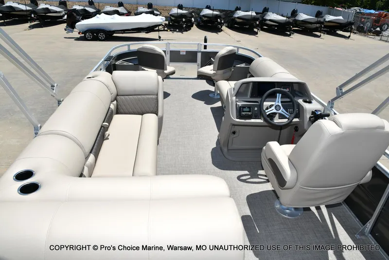 Slide: The Image of Sun Tracker Fishin' Barge 20 DLX 2025 - 8