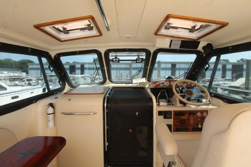 Slide: The Image of Interior of a 2002 Island Packet 360 yacht. - 17