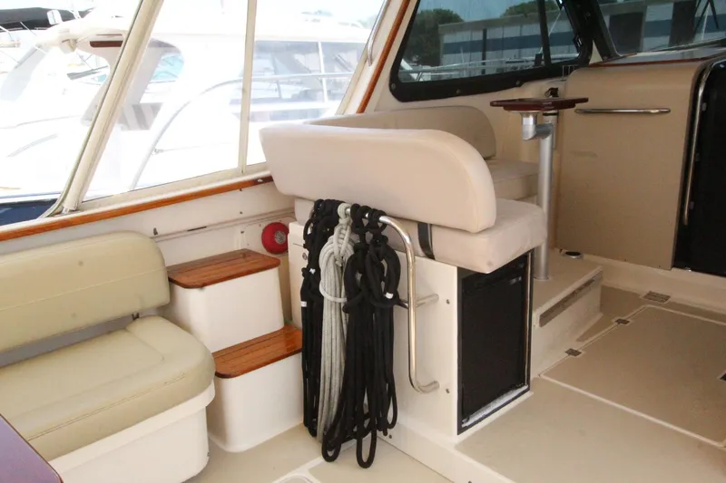 Slide: The Image of Interior of a 2002 Island Packet 360 yacht. - 7