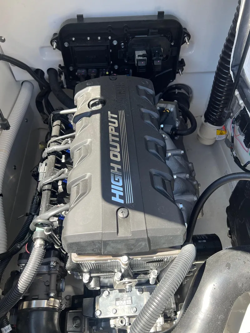 Slide: The Image of 2023 Yamaha AR 190 jet boat engine, high output, detailed view. - 15