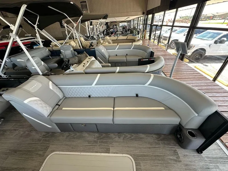 Slide: The Image of Crest Classic DLX 240 SLC CPT 2024 - 3