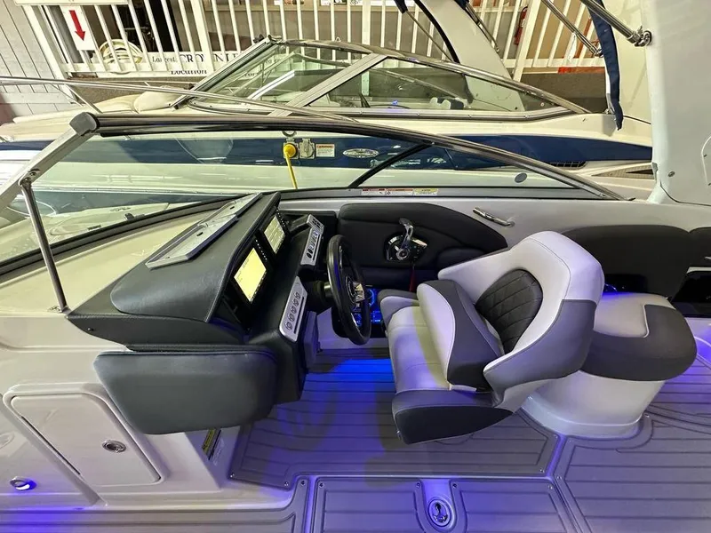 Slide: The Image of Crownline Boats 260 SS 2025 - 10