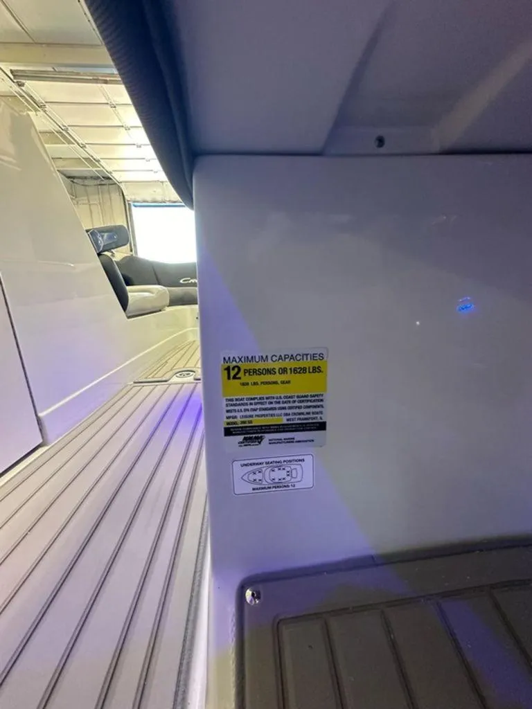 Slide: The Image of Crownline Boats 260 SS 2025 - 12