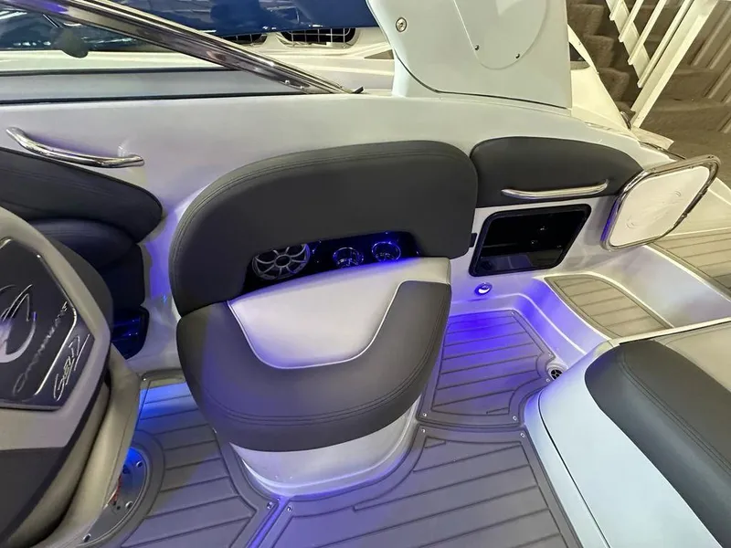 Slide: The Image of Crownline Boats 260 SS 2025 - 19