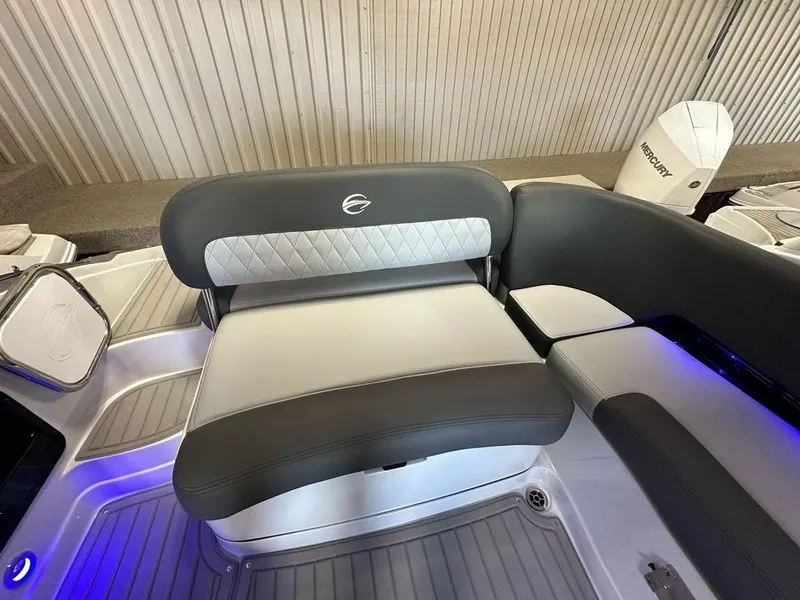 Slide: The Image of Crownline Boats 260 SS 2025 - 22