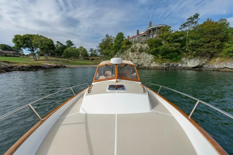 Slide: The Image of CH Marine Shelter Island Nomad 2020 - 16