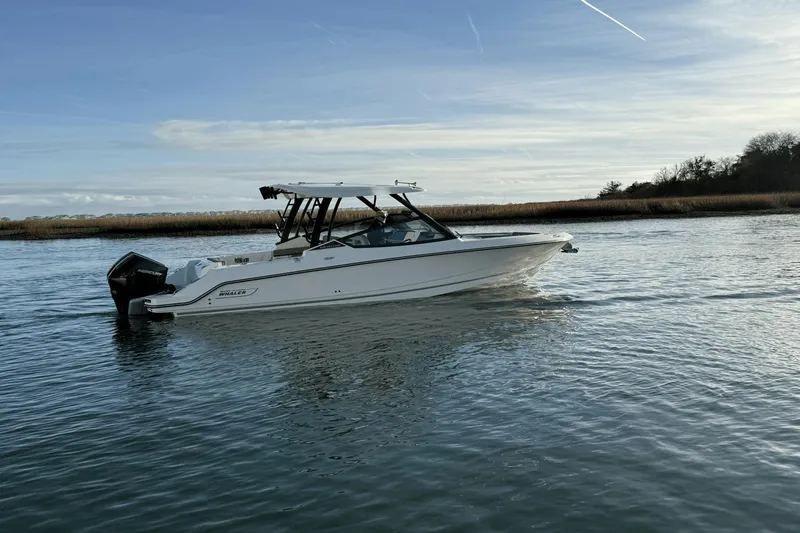 Slide: The Image of Boston Whaler 280 Vantage 2025 - 5