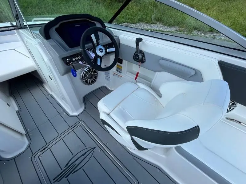 Slide: The Image of Chaparral 23 Surf 2023 - 29