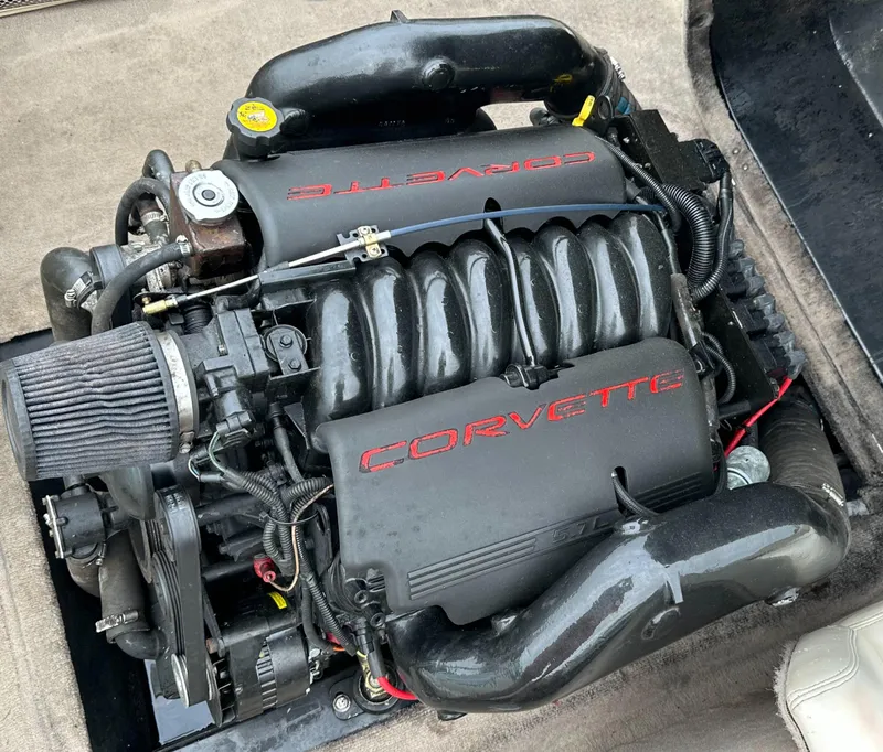 Slide: The Image of 2000 Malibu Response LXi engine featuring Corvette branding and components. - 10