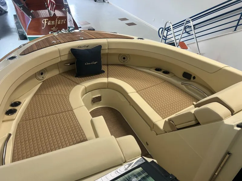 Slide: The Image of Chris-Craft Launch 31 GT 2025 - 10