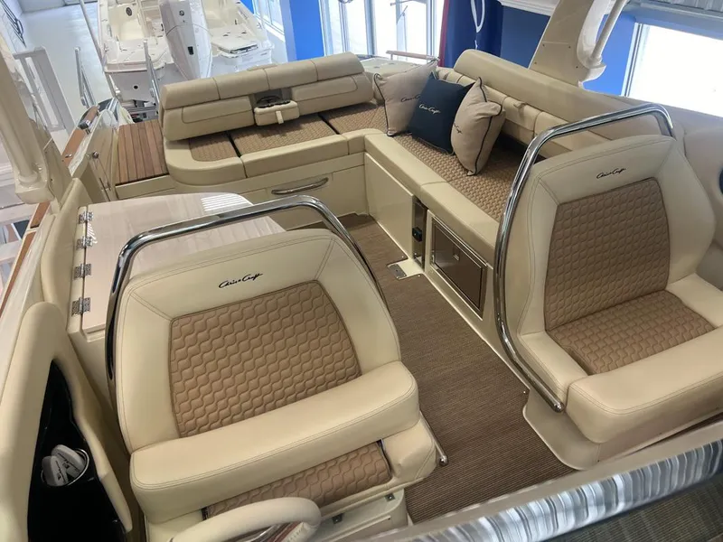 Slide: The Image of Chris-Craft Launch 31 GT 2025 - 12