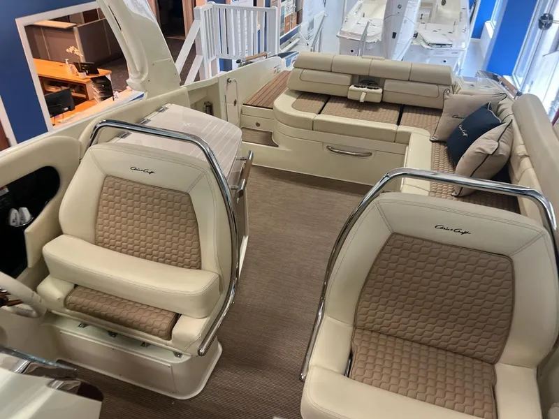 Slide: The Image of Chris-Craft Launch 31 GT 2025 - 13