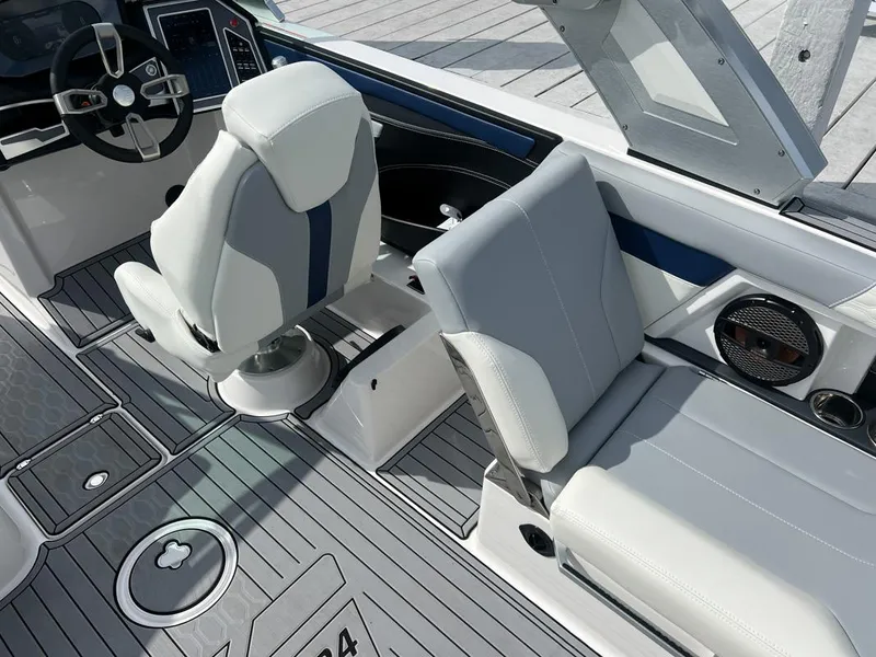 Slide: The Image of MasterCraft XT24 2024 - 11
