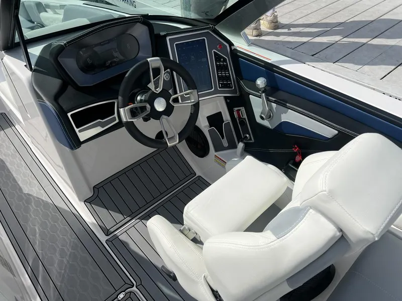 Slide: The Image of MasterCraft XT24 2024 - 4