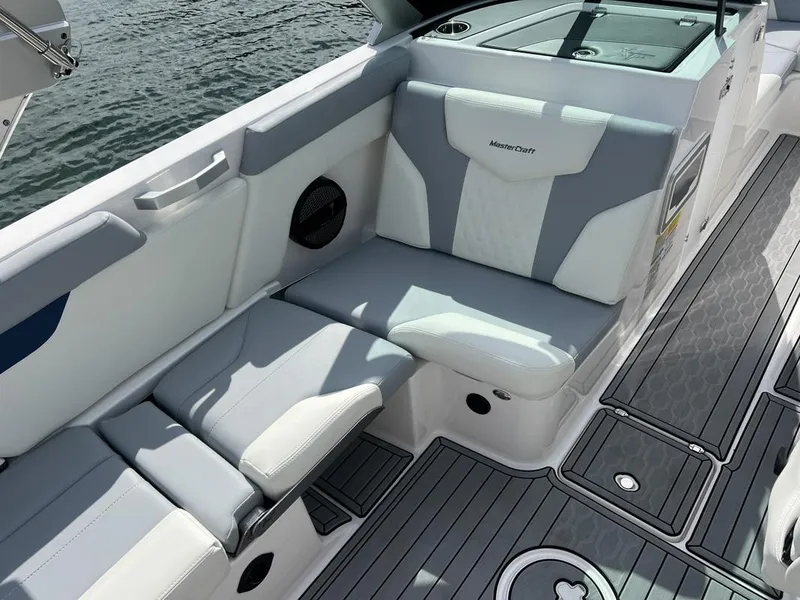 Slide: The Image of MasterCraft XT24 2024 - 5