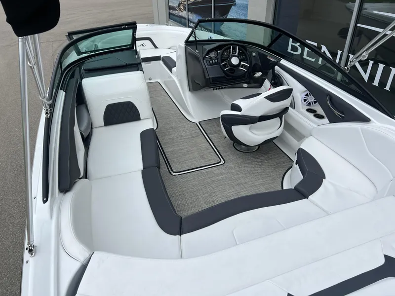 Slide: The Image of Monterey 224FS 2023 - 4