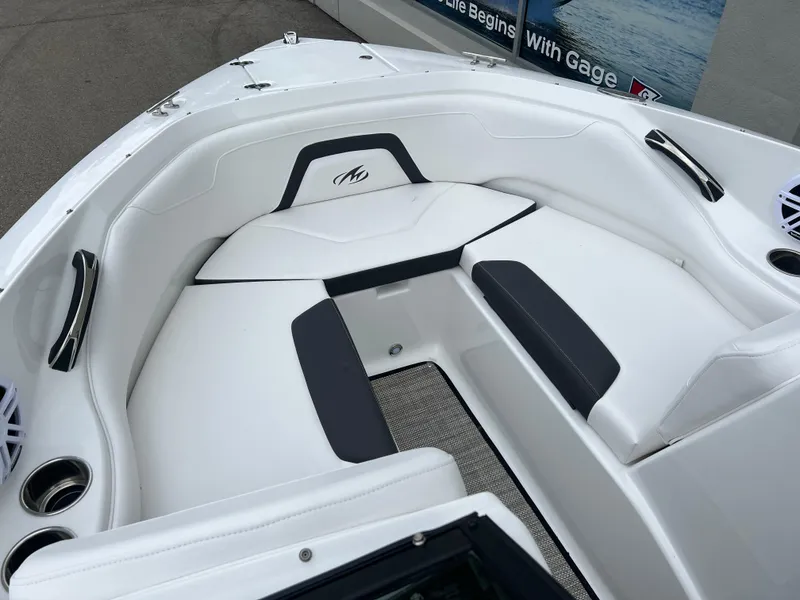 Slide: The Image of Monterey 224FS 2023 - 8