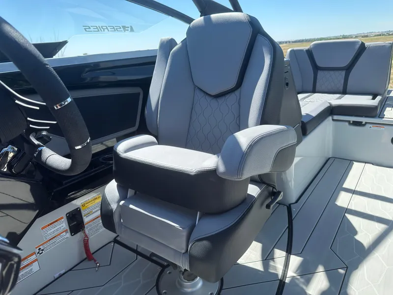 Slide: The Image of 2024 YAMAHA 255XE - 11