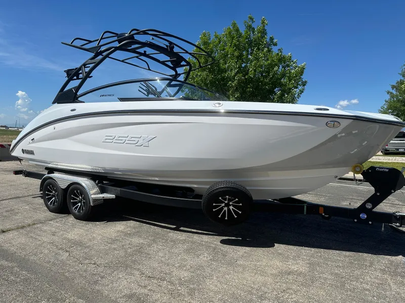 Slide: The Image of 2024 YAMAHA 255XE - 6