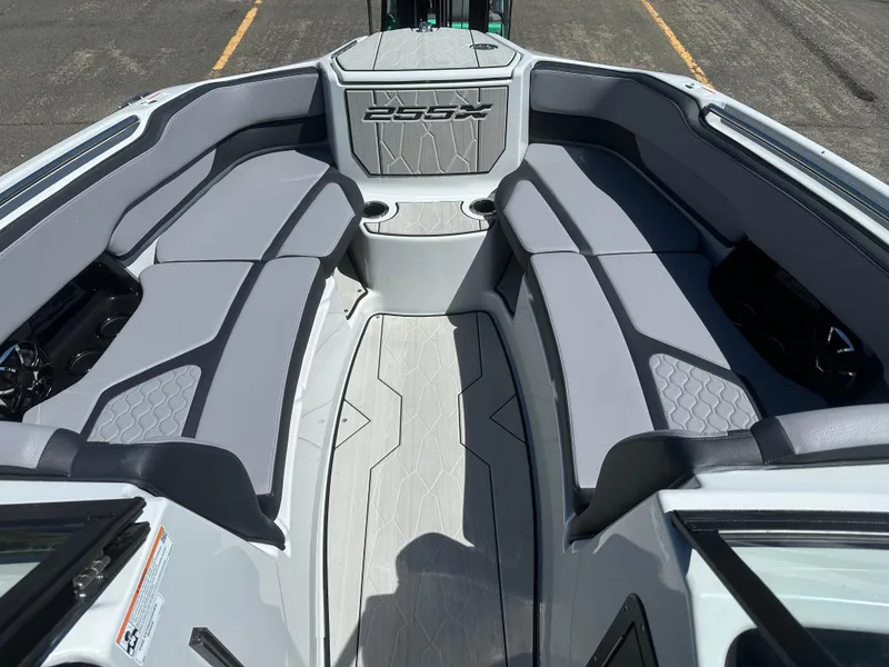 Slide: The Image of 2024 YAMAHA 255XE - 7