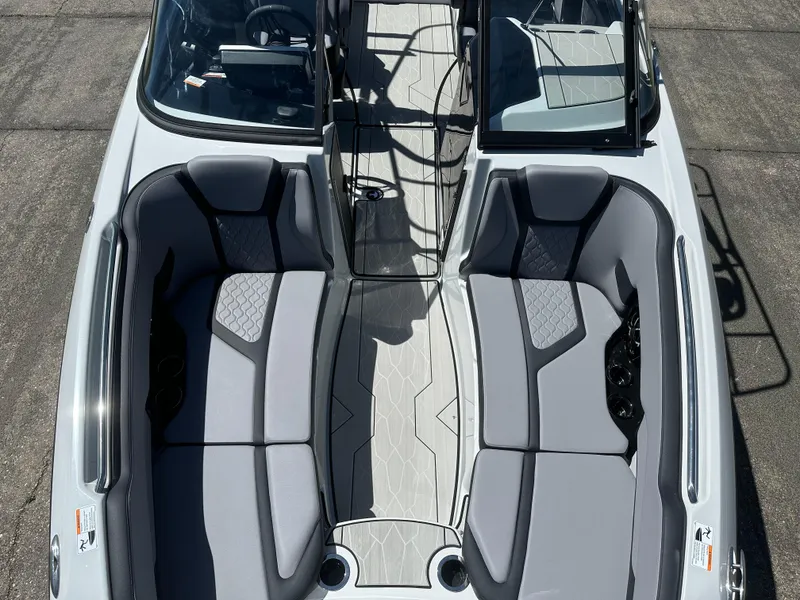 Slide: The Image of 2024 YAMAHA 255XE - 9