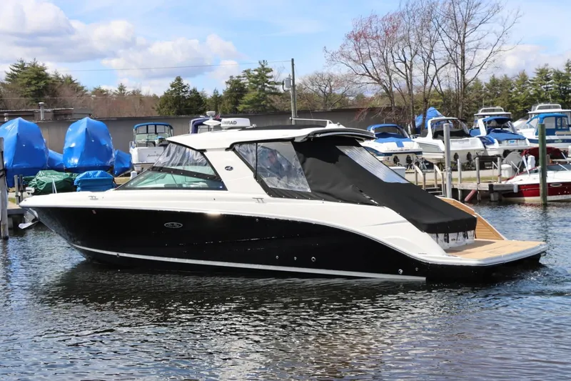 Slide: The Image of Sea Ray SLX 400 2020 - 2