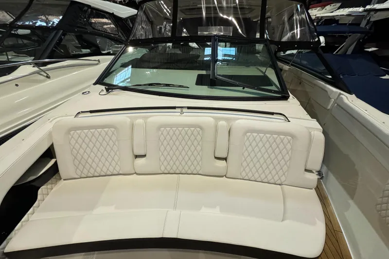 Slide: The Image of Sea Ray SLX 400 2020 - 26