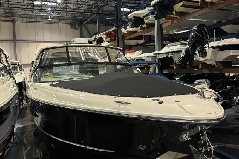 Slide: The Image of Sea Ray SLX 400 2020 - 30