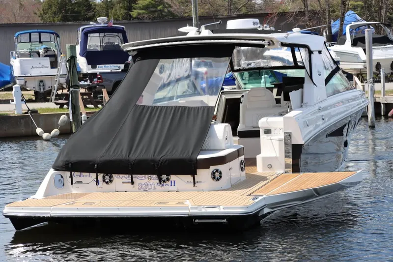 Slide: The Image of Sea Ray SLX 400 2020 - 5