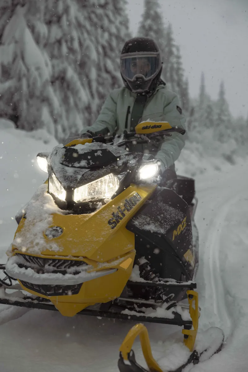 Slide: The Image of Sea-Doo MXZ NEO½ 600 EFI 2025 - 3