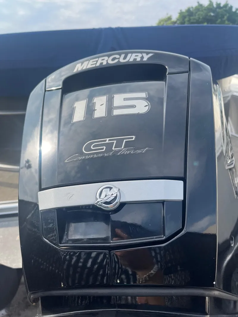 Slide: The Image of Mercury 115 GT Command Thrust engine on 2022 Cypress Cay Seabreeze 232 boat. - 8