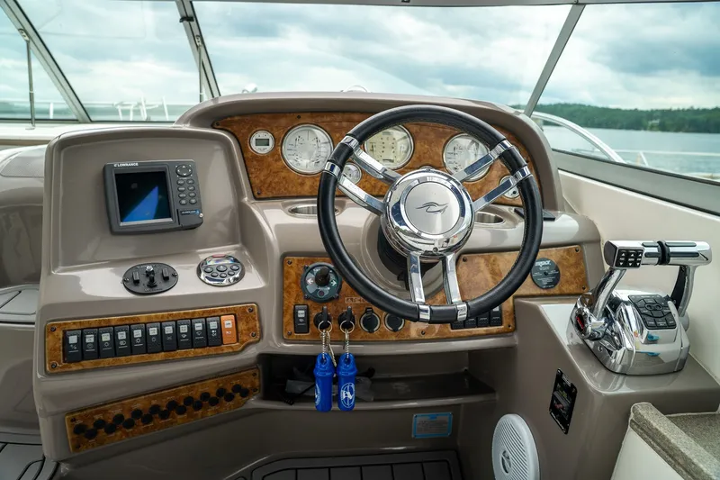 Slide: The Image of Rinker 350 Express Cruiser 2007 - 11