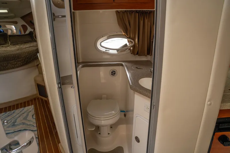 Slide: The Image of Rinker 350 Express Cruiser 2007 - 15