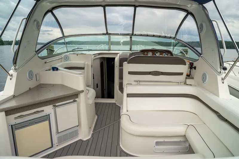 Slide: The Image of Rinker 350 Express Cruiser 2007 - 6