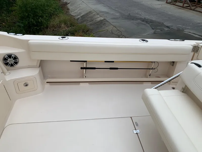 Slide: The Image of Grady-White Marlin 300 2023 - 16