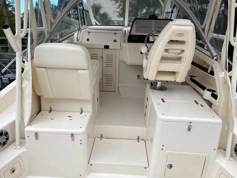 Slide: The Image of Grady-White Marlin 300 2023 - 19