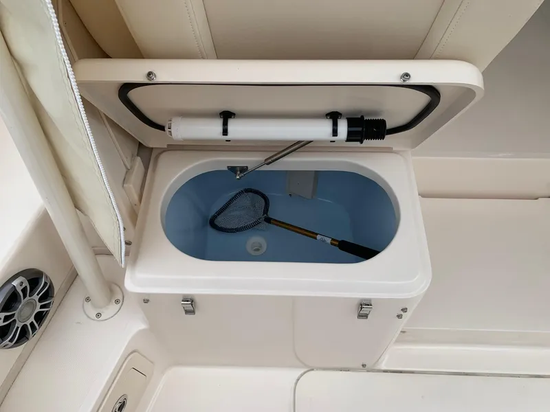 Slide: The Image of Grady-White Marlin 300 2023 - 21