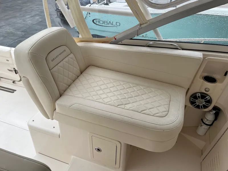 Slide: The Image of Grady-White Marlin 300 2023 - 22