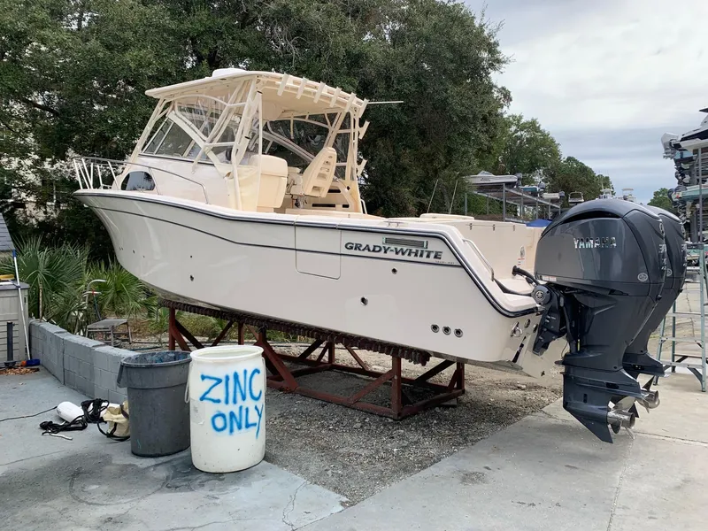 Slide: The Image of Grady-White Marlin 300 2023 - 6