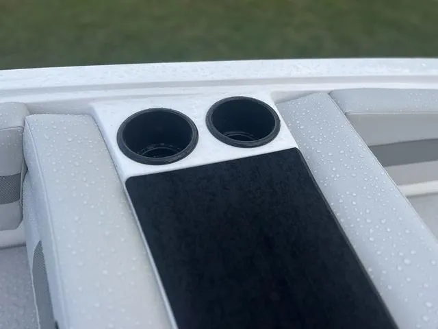 Slide: The Image of Hurricane SunDeck Sport 185 OB 2024 - 23