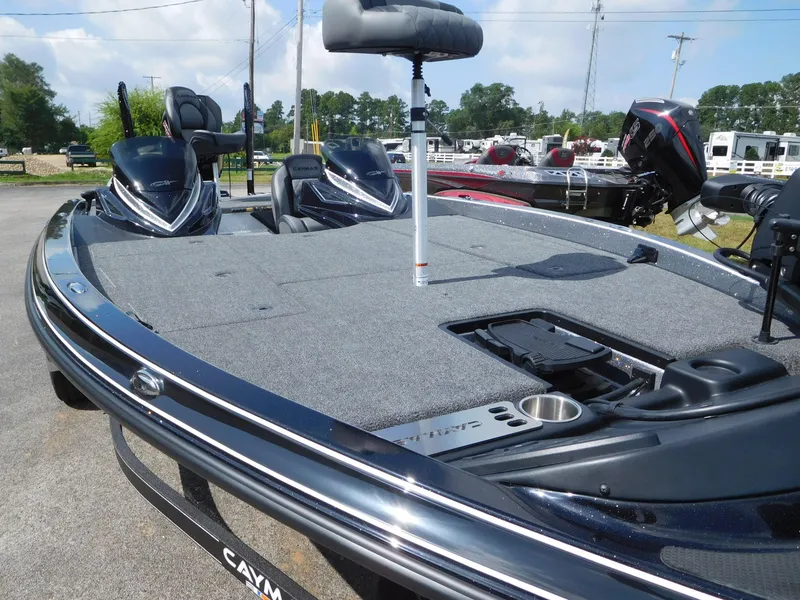 Slide: The Image of 2025 Caymas CX 21 PRO fishing boat with spacious deck and seating. - 11