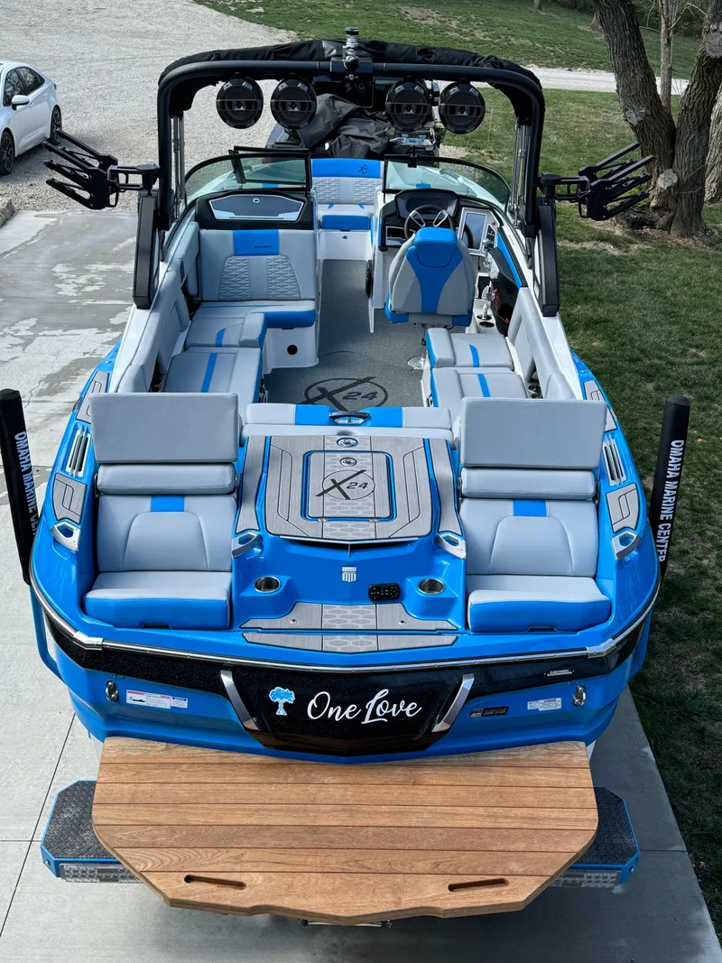 Slide: The Image of MasterCraft X24 2022 - 11