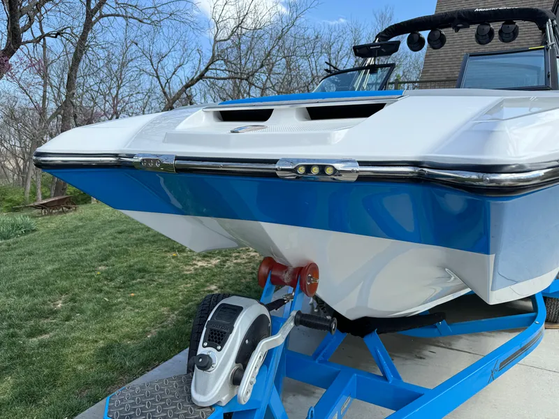 Slide: The Image of MasterCraft X24 2022 - 12