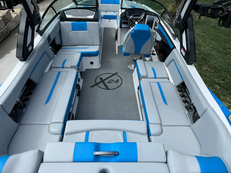 Slide: The Image of MasterCraft X24 2022 - 13