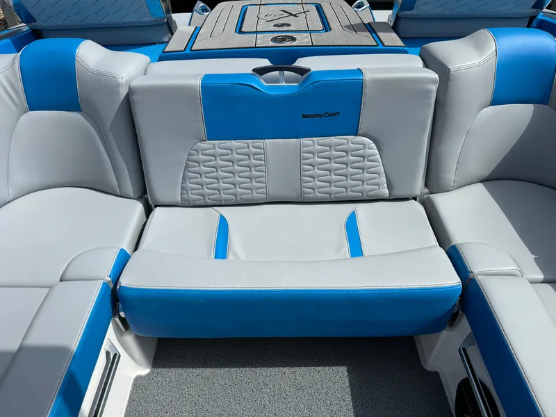 Slide: The Image of MasterCraft X24 2022 - 18