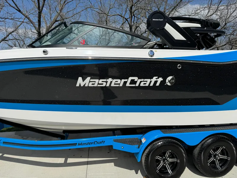 Slide: The Image of MasterCraft X24 2022 - 26
