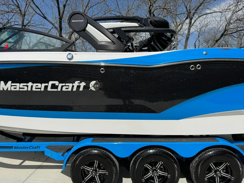 Slide: The Image of MasterCraft X24 2022 - 27